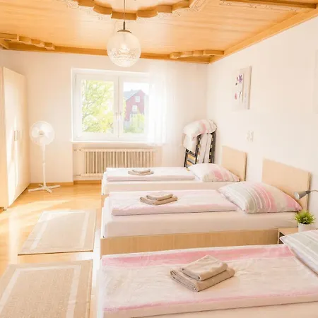 Haus Berta, Self Check-in, Kochmoeglichkeit, Einzelbetten Braunau am Inn